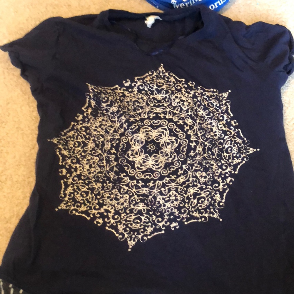 graphic tee